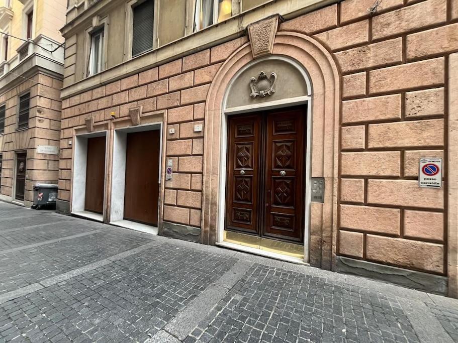 The House Of The Theatre Apartment